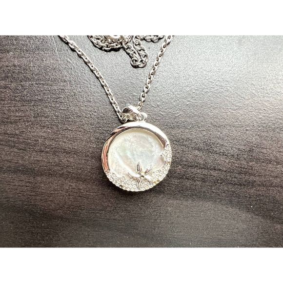 Long necklace with mother of pearl and crystal stones pendant, silver color - Picture 1 of 8